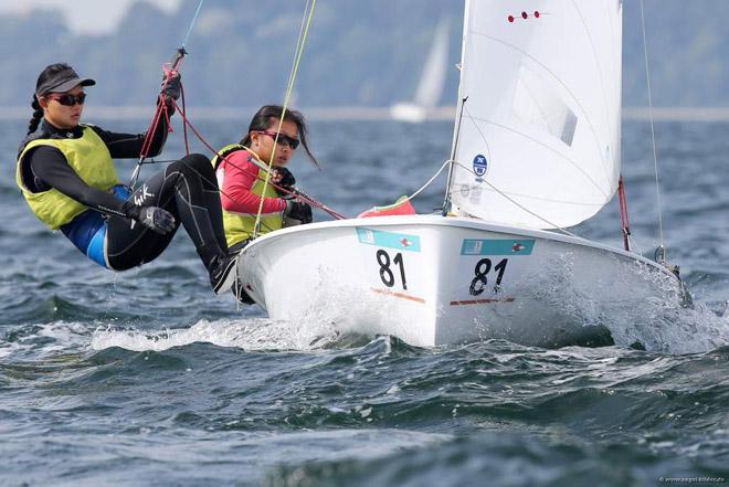 Kimberly Lim and Savannah Siew (SIN-54822) © Christian Beeck